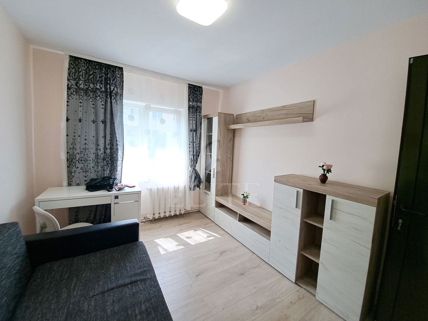 Apartament 3 camere în zona STRAZII PASTEUR-1207289