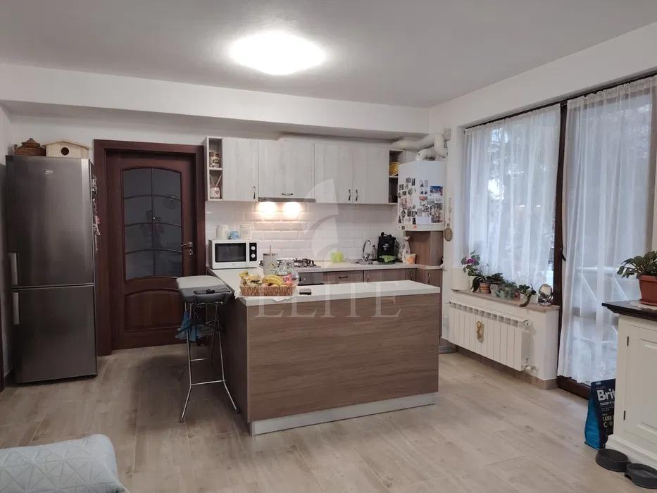 Apartament 3 camere în zona COLONIA BORHANCI-1209597