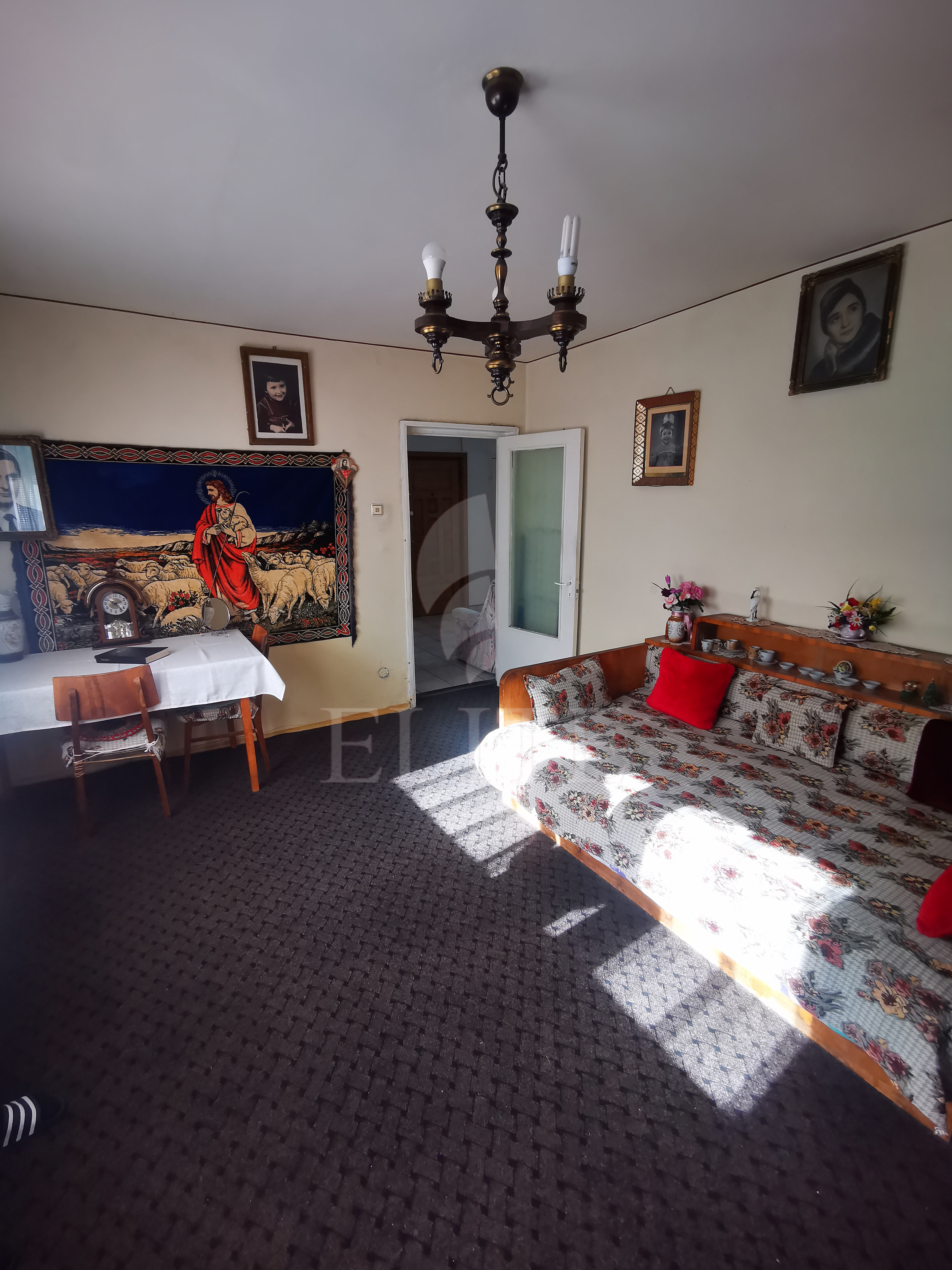 Apartament 4 camere în zona NEGOIU-1210007