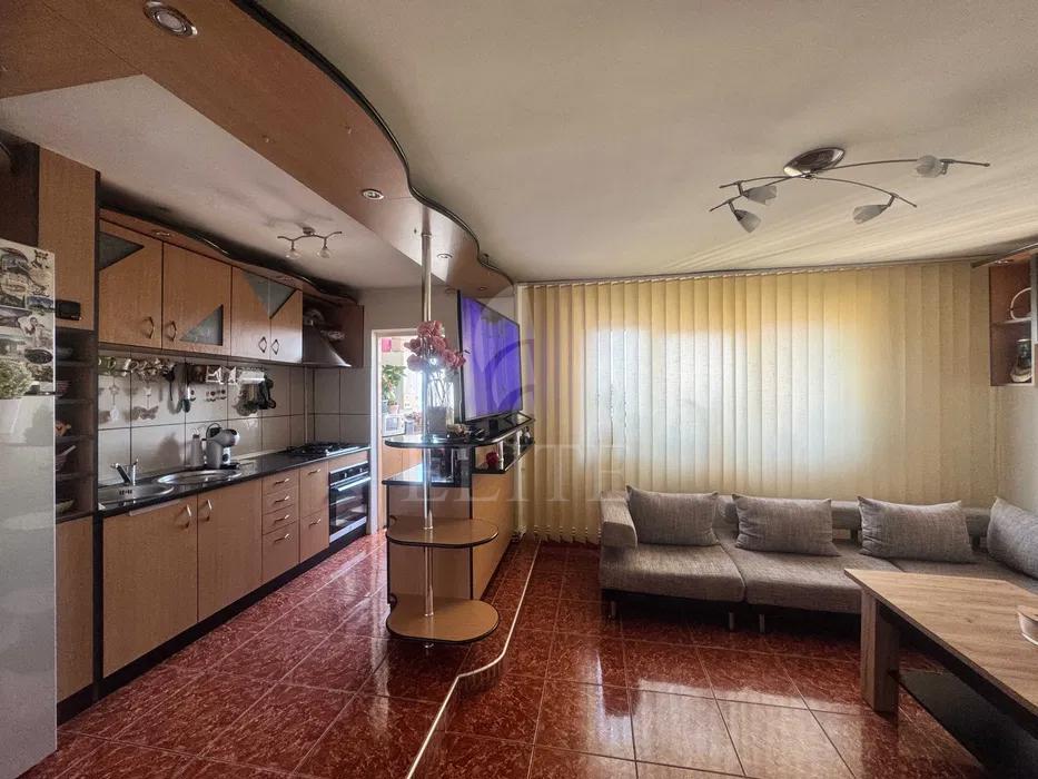 Apartament 3 camere în zona STRAZII MEHEDINTI-1210637