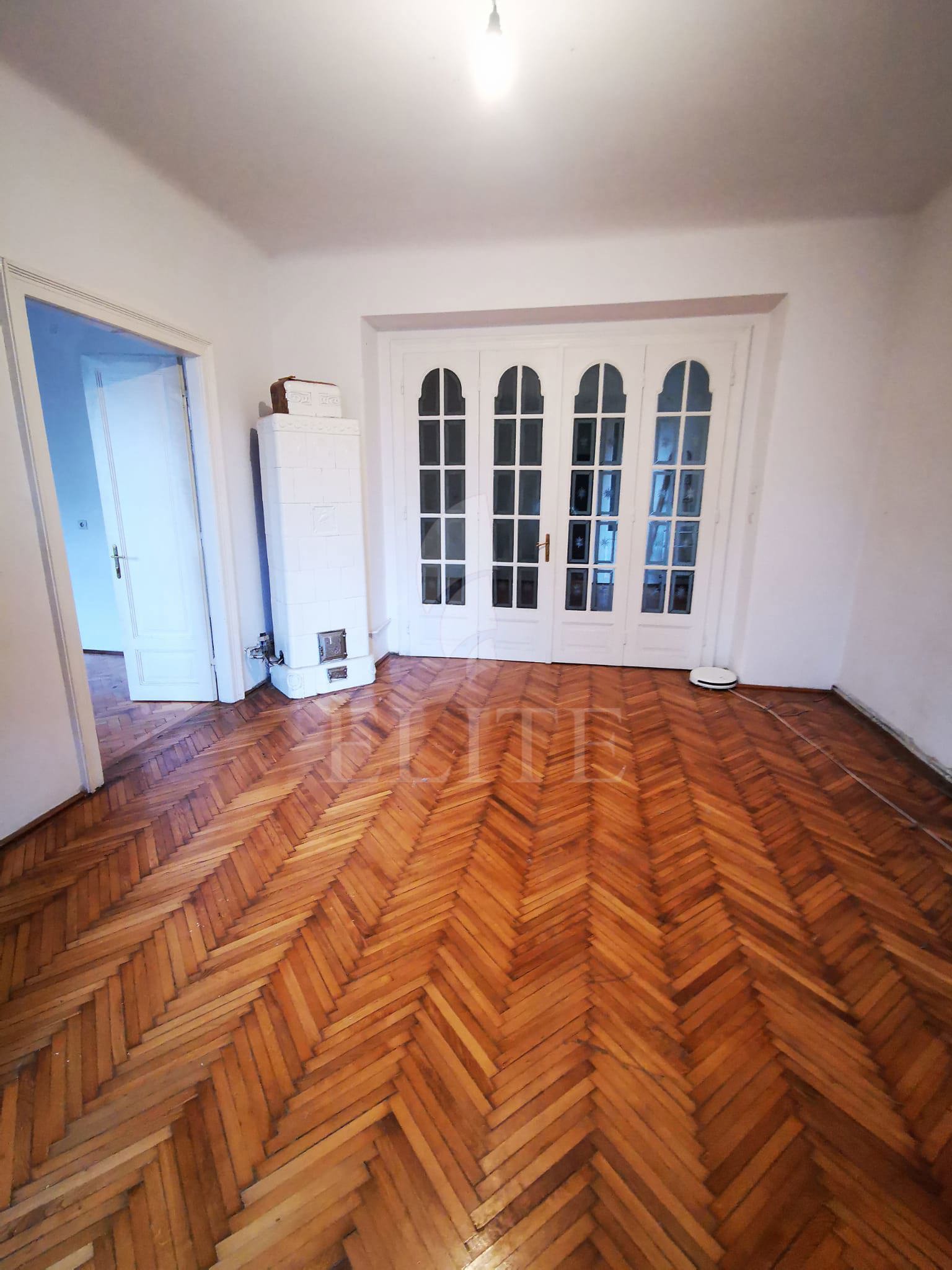 Apartament 4 camere în zona HOTEL NAPOCA-1211415