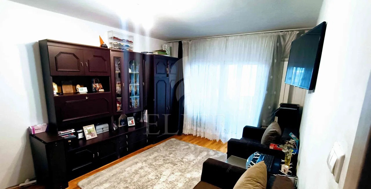 Apartament 2 camere în zona AUREL VLAICU-1212031