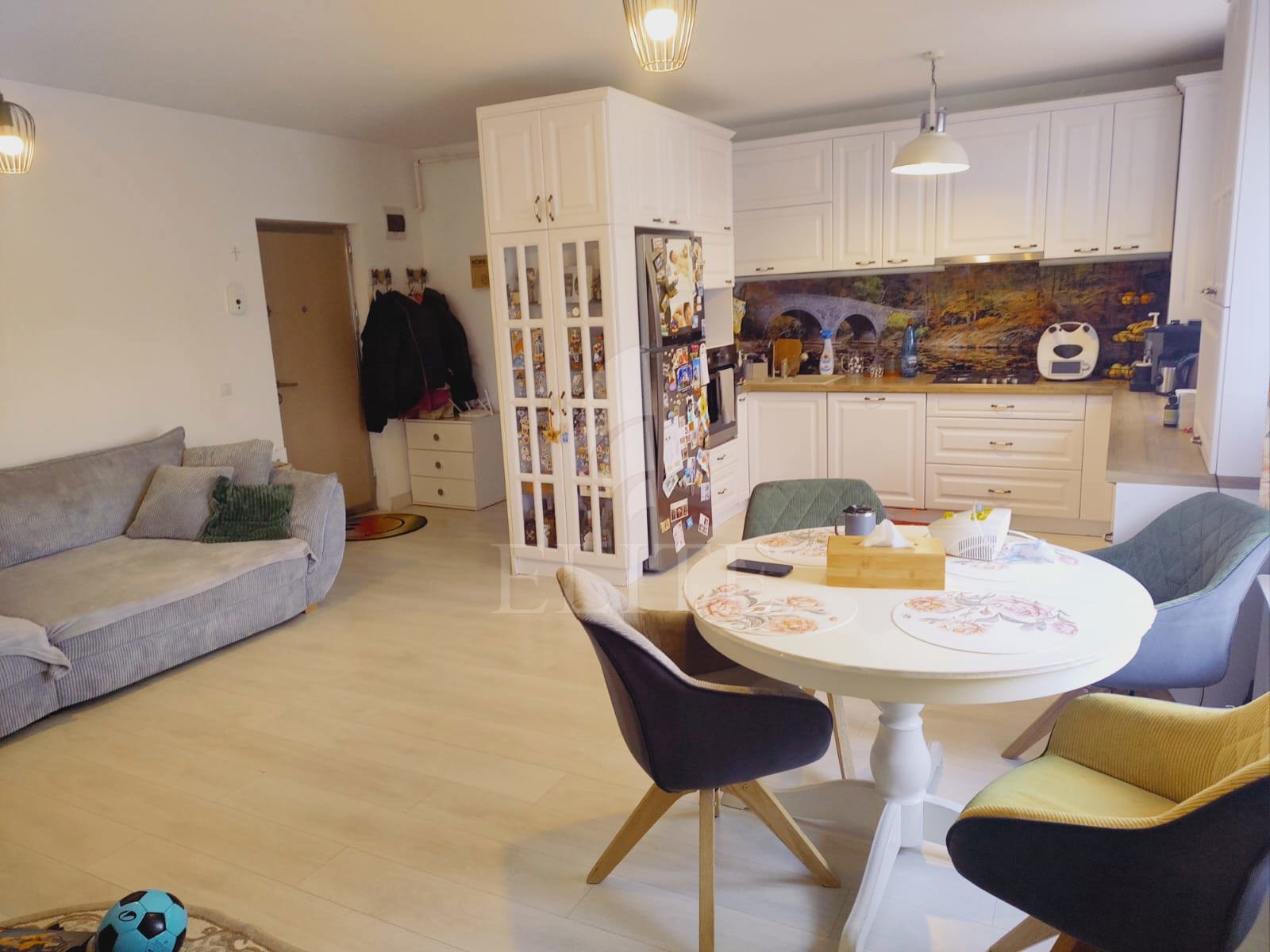 Apartament 3 camere în zona ZORILOR-1212972