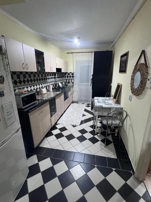 Apartament 3 camere în zona IZLAZULUI-1214305