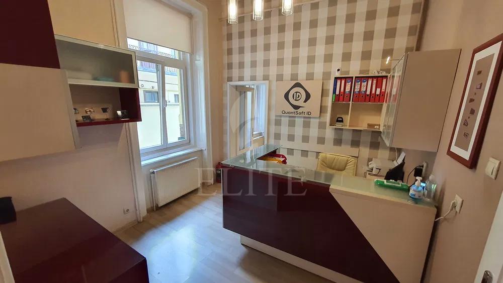 Apartament 3 camere în zona ULTRACENTRALA-1215257