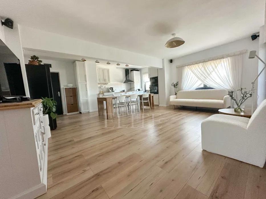 Apartament 4 camere în zona BILLA-1215536