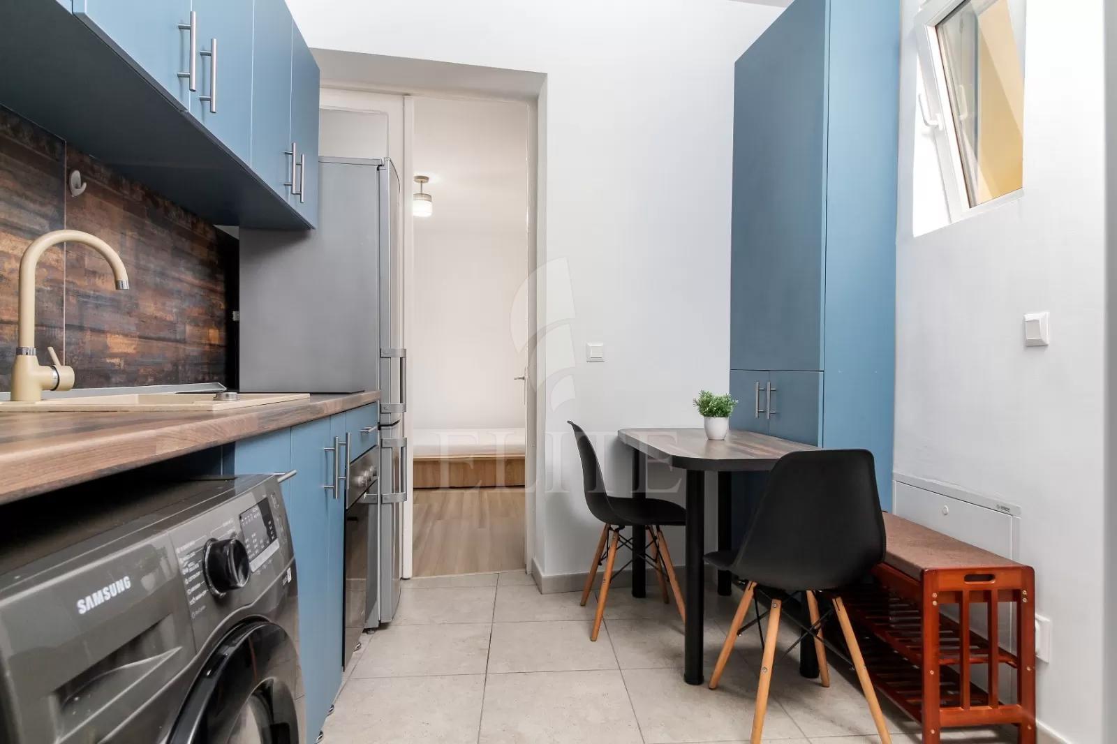 Apartament o camera în zona DECEBAL-1216694