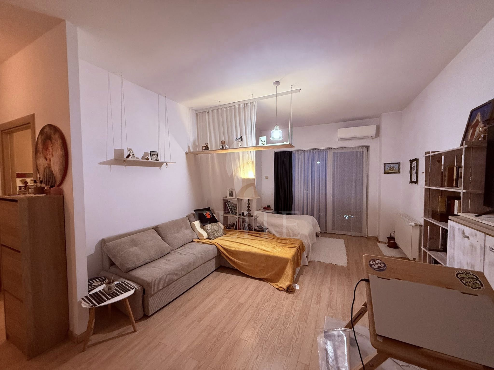 Apartament o camera în zona SCOALA ELF-1218585