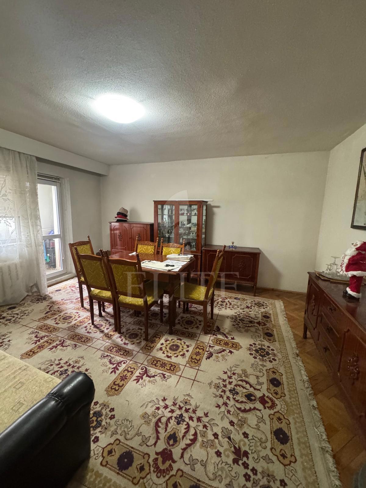 Apartament 4 camere în zona STRAZII CRINULUI-1219715