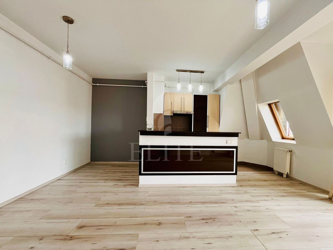 Apartament 3 camere în zona piata Mihai Viteazul-1221486