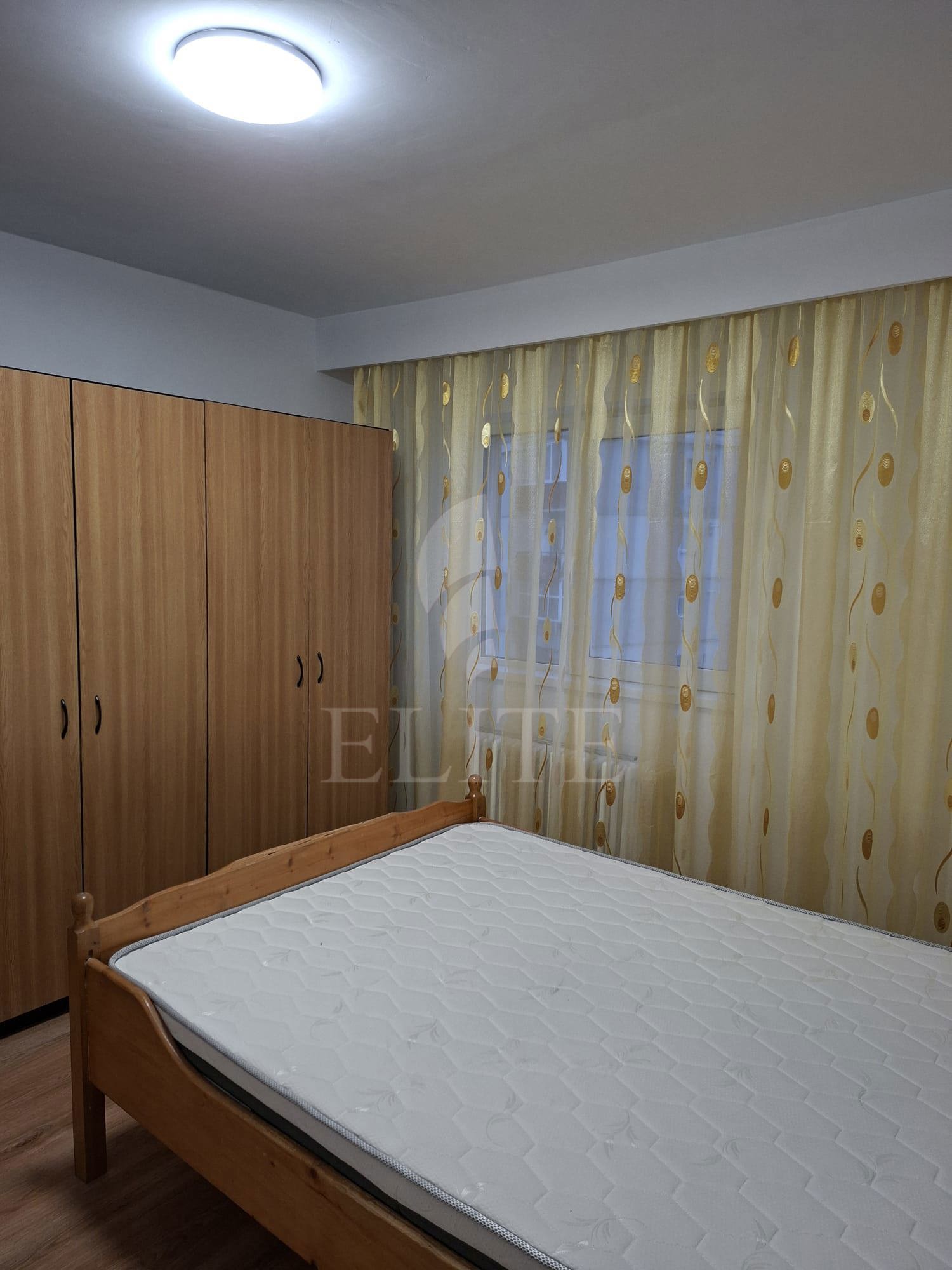 Apartament 3 camere în zona STRAZII CAMPULUI-1222373