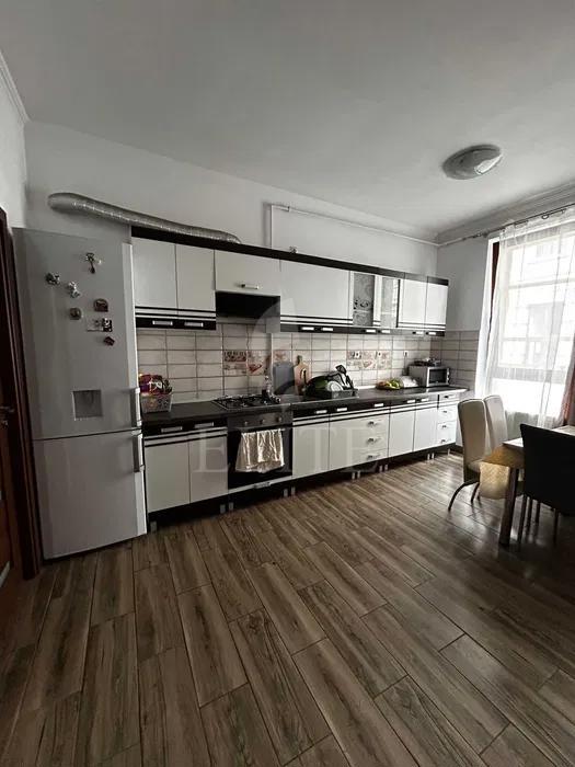 Apartament 4 camere în zona ULTRACENTRALA-1224250