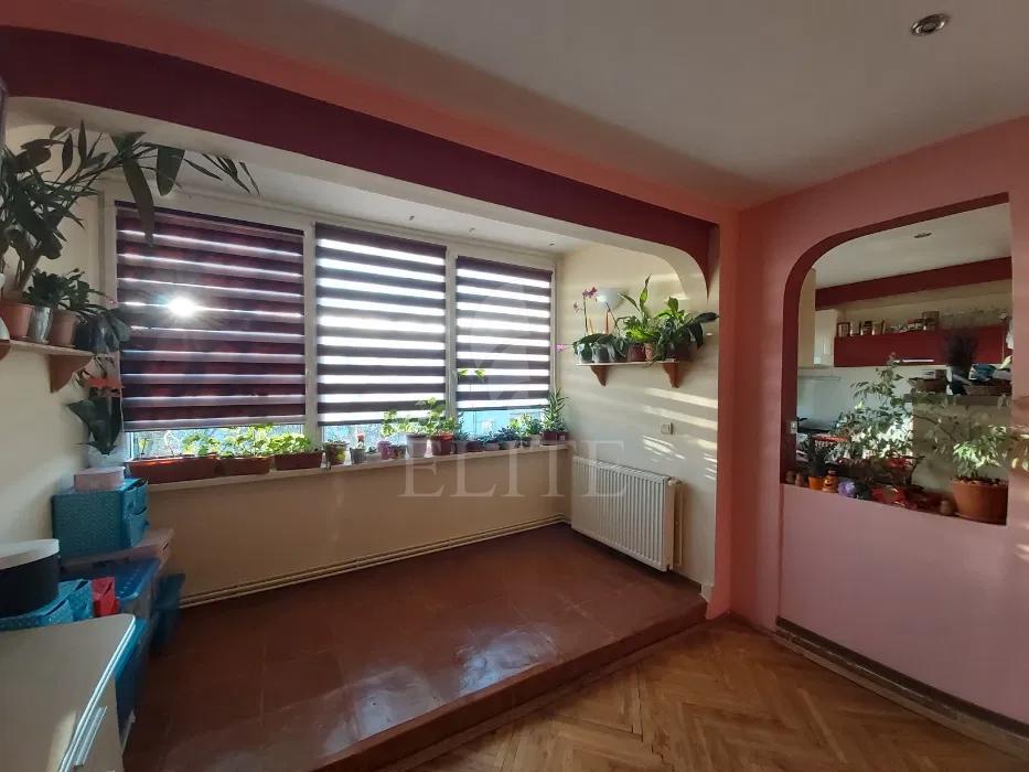 Apartament 4 camere în zona Grigore Alexandrescu-1224446