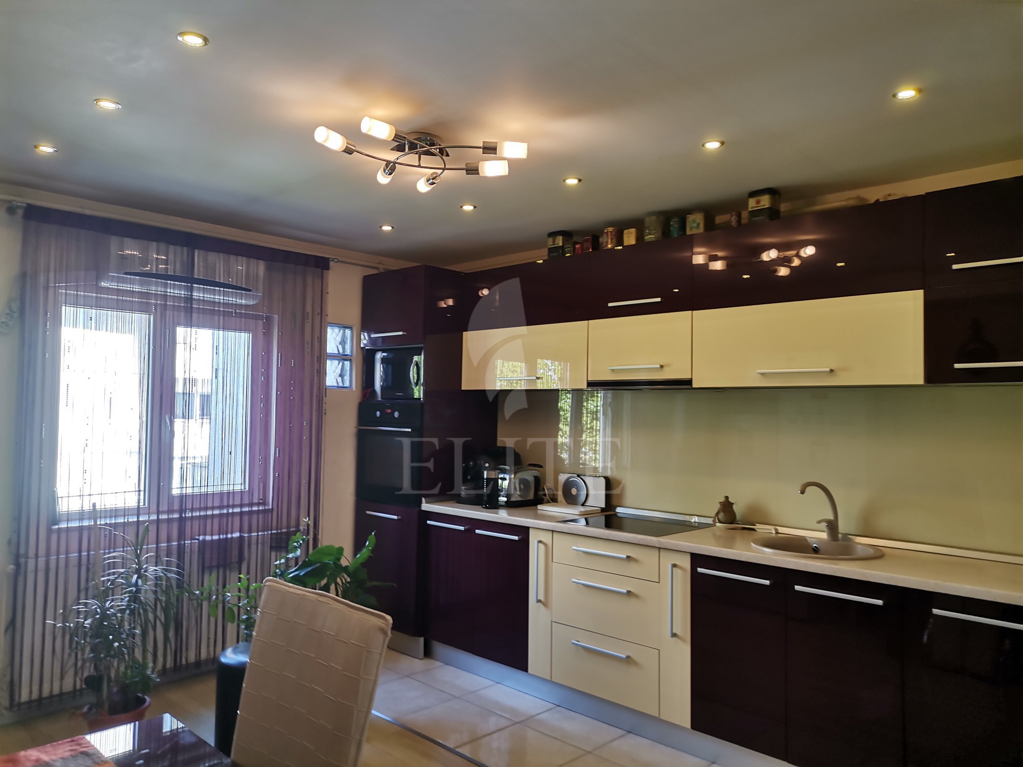 Apartament 4 camere în zona BLOCUL SPRAY-1224517