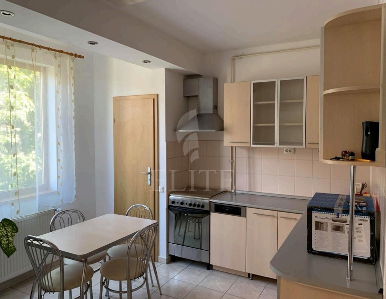 Apartament 3 camere în zona INTERSERVISAN-1224789