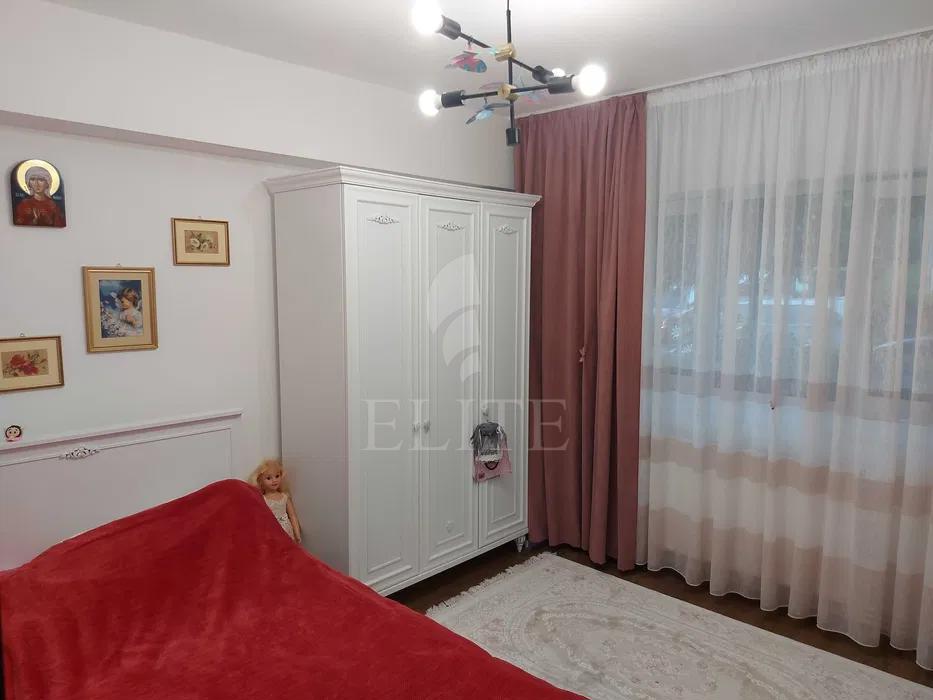 Apartament 3 camere în zona ZORILOR-1228278