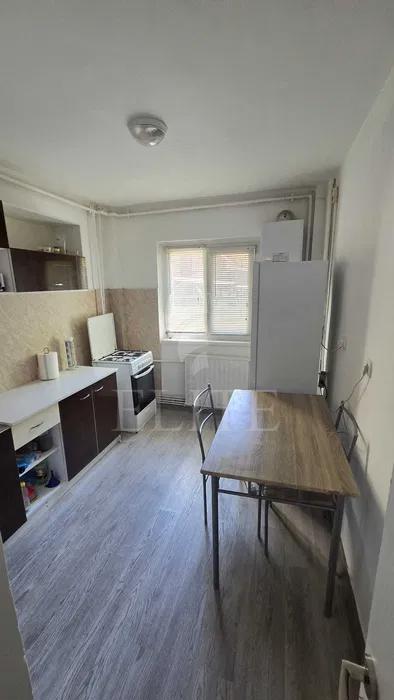 Apartament 3 camere în zona STRAZII AUREL VLAICU-1228703
