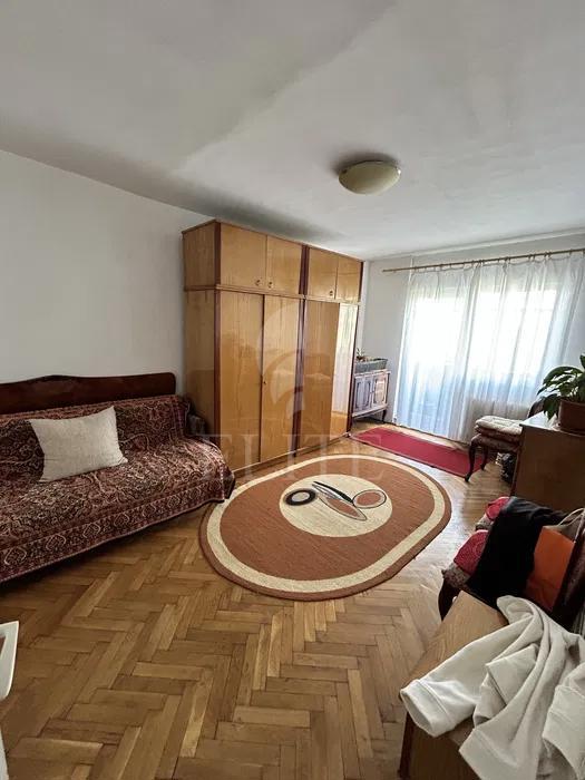 Apartament 4 camere în zona STRAZII ION MESTER-1230329