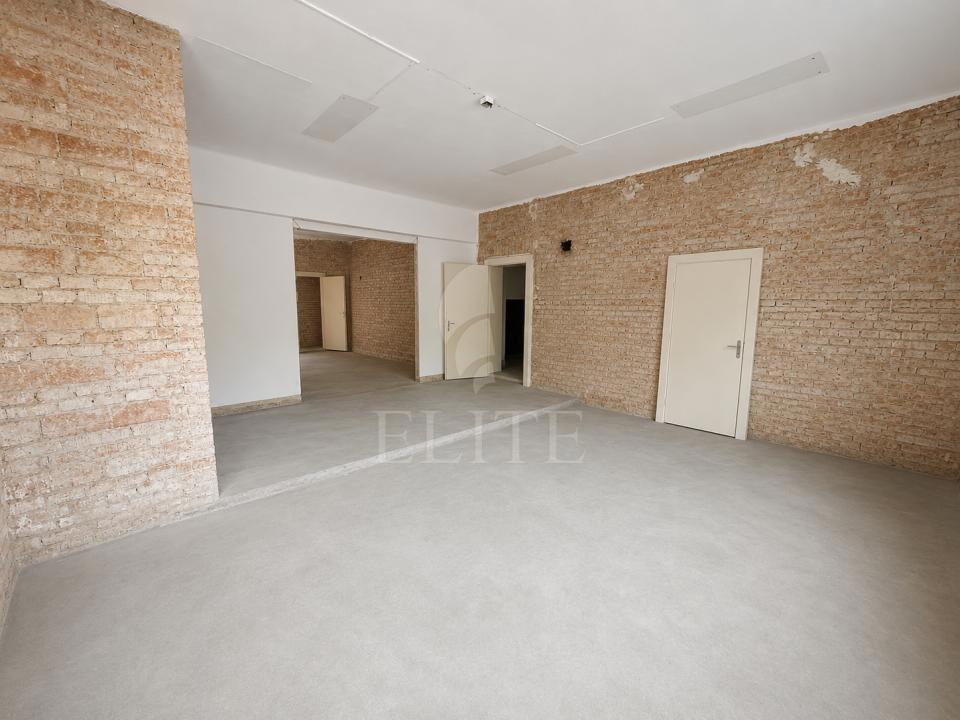 Apartament 3 camere în zona CENTRALA-1232102