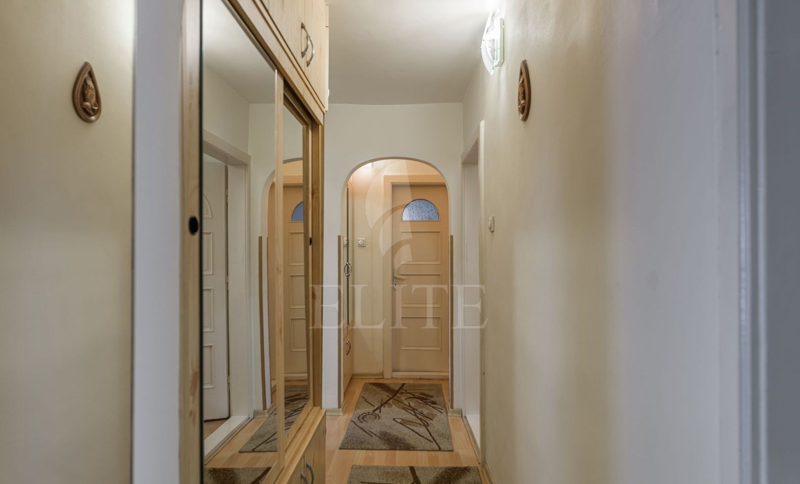 Apartament 4 camere în zona PIATA ZORILOR-1232477