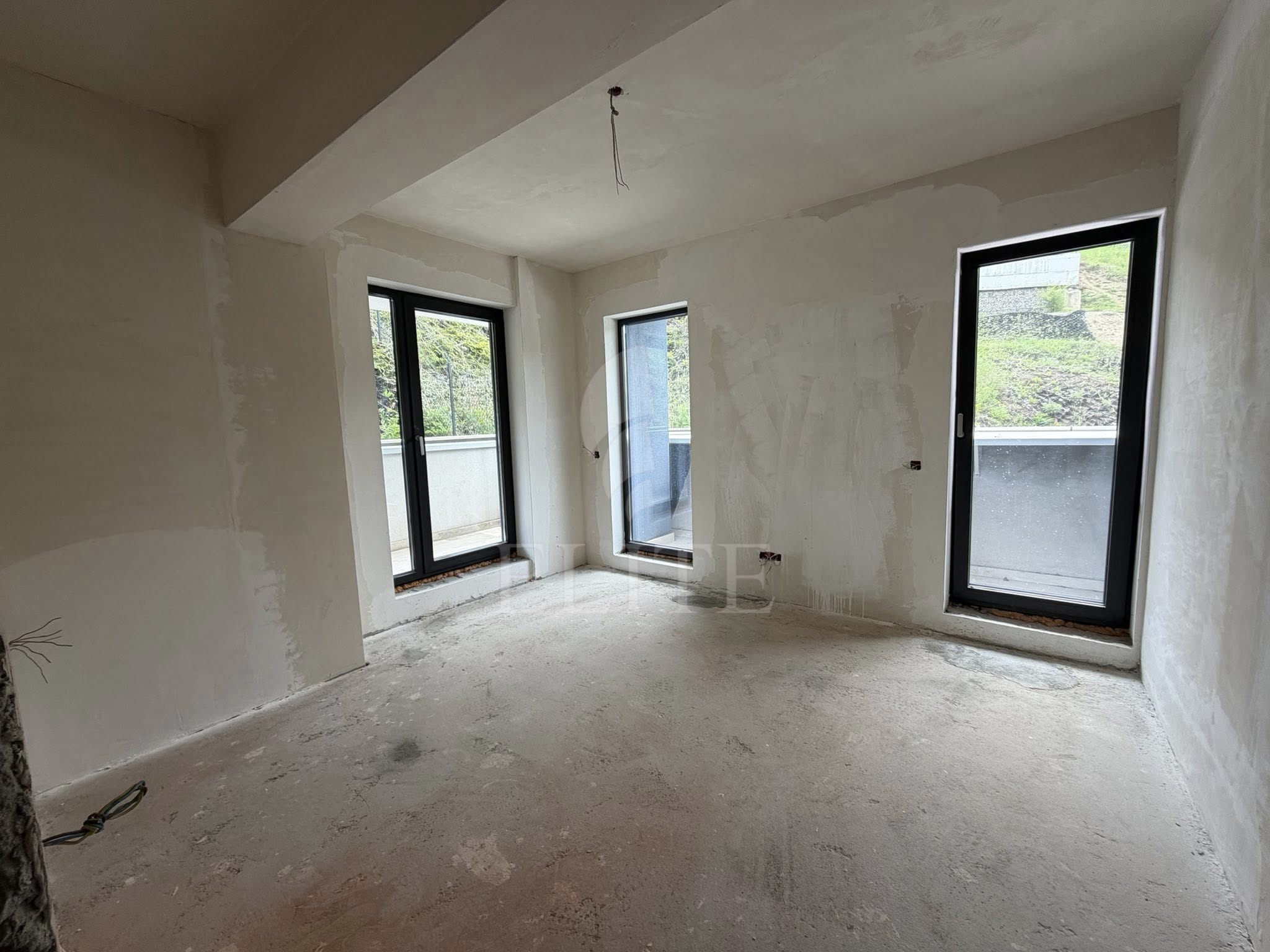 Apartament 3 camere în zona FRUNZISULUI-1232762