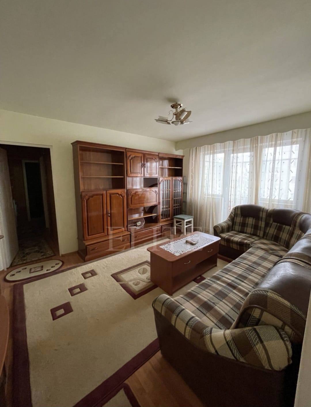 Apartament 4 camere în zona MC DONALDS-1233891