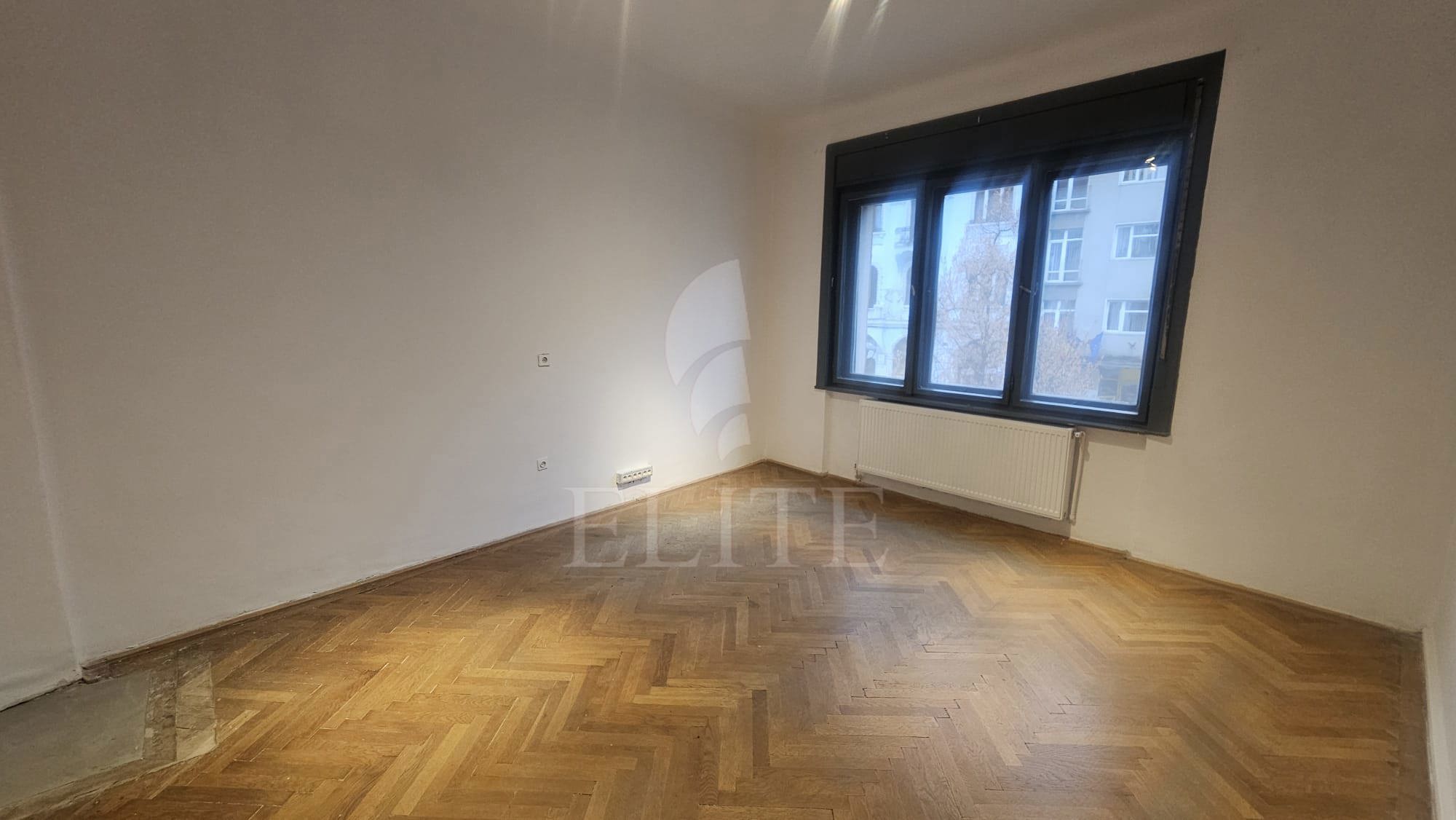 Apartament 4 camere în zona P-TA UNIRII-1237603