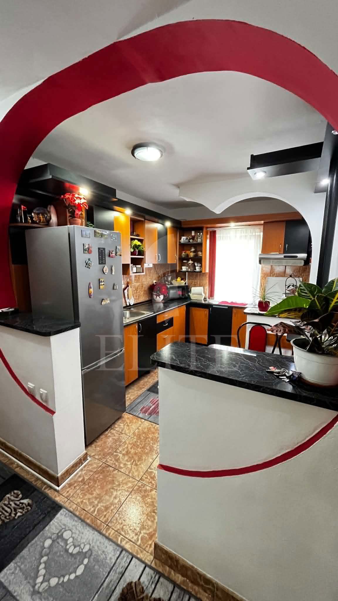 Apartament 2 camere în zona STRAZII RETEZAT-1237670