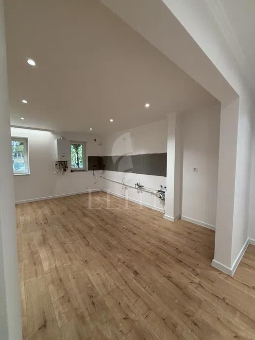 Apartament 3 camere în zona STRAZII MEHEDINTI BLOC C-1237782
