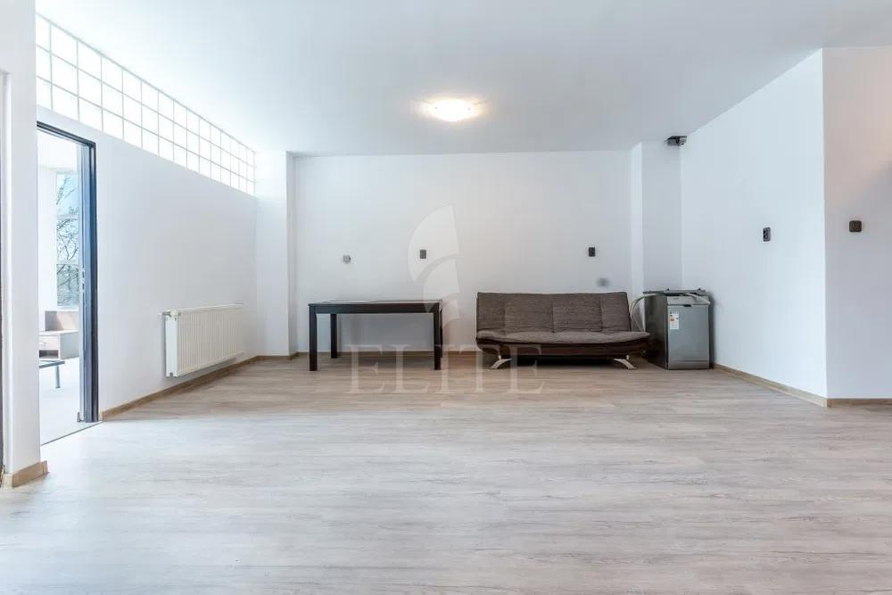 Apartament 3 camere în zona CLUJANA-1238393