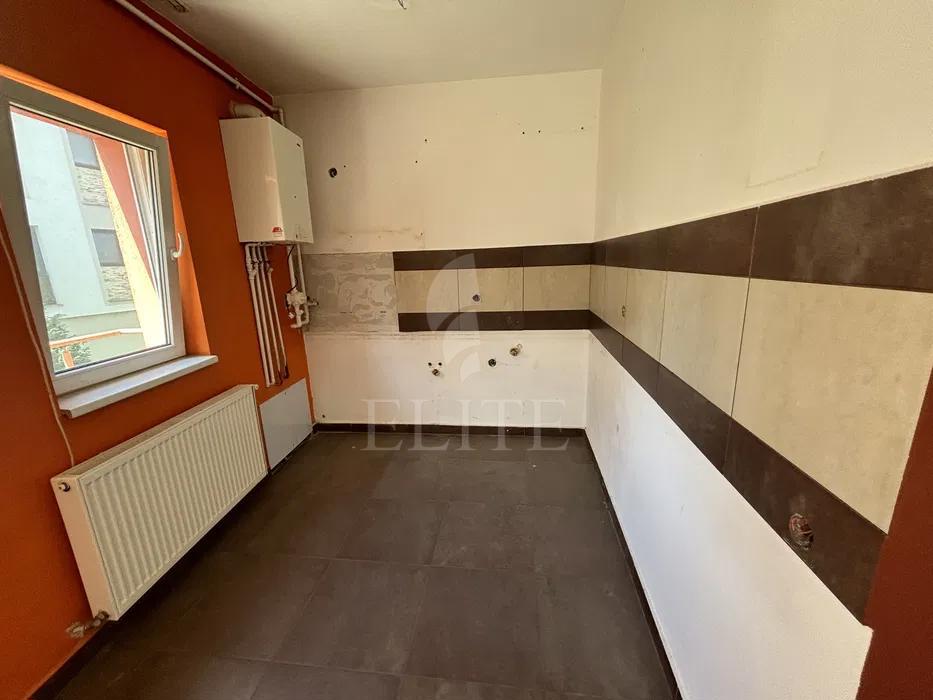 Apartament 3 camere în zona STRAZII CAMPULUI-1239865