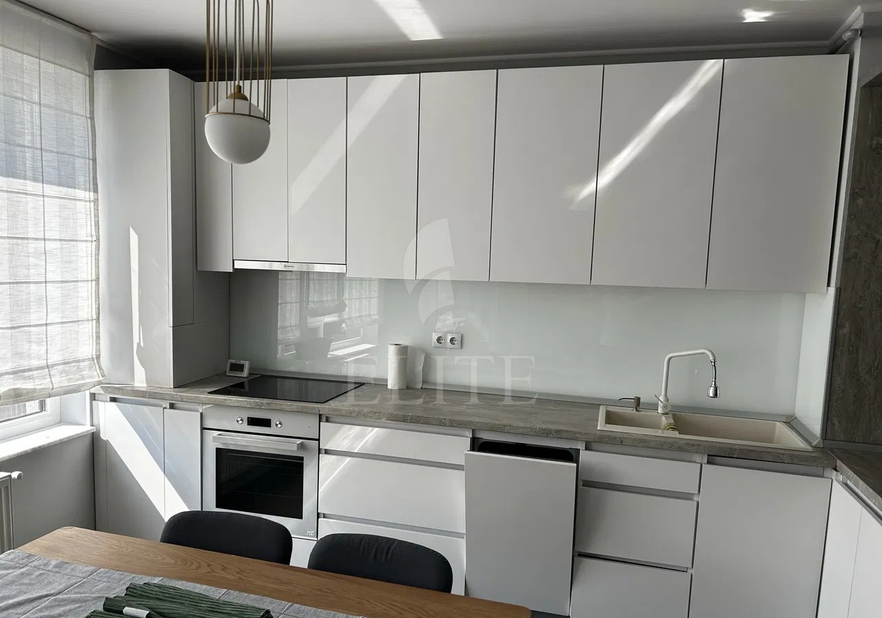 Apartament 2 camere în zona PIATA 1 MAI-1242446