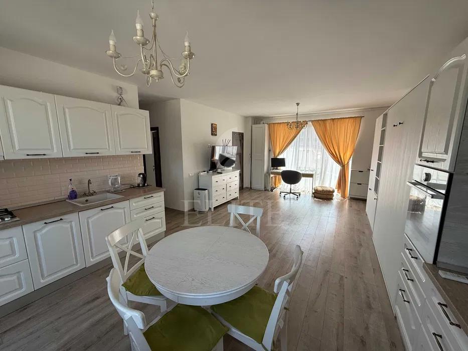 Apartament 3 camere în zona SEMICENTRALA-1247365