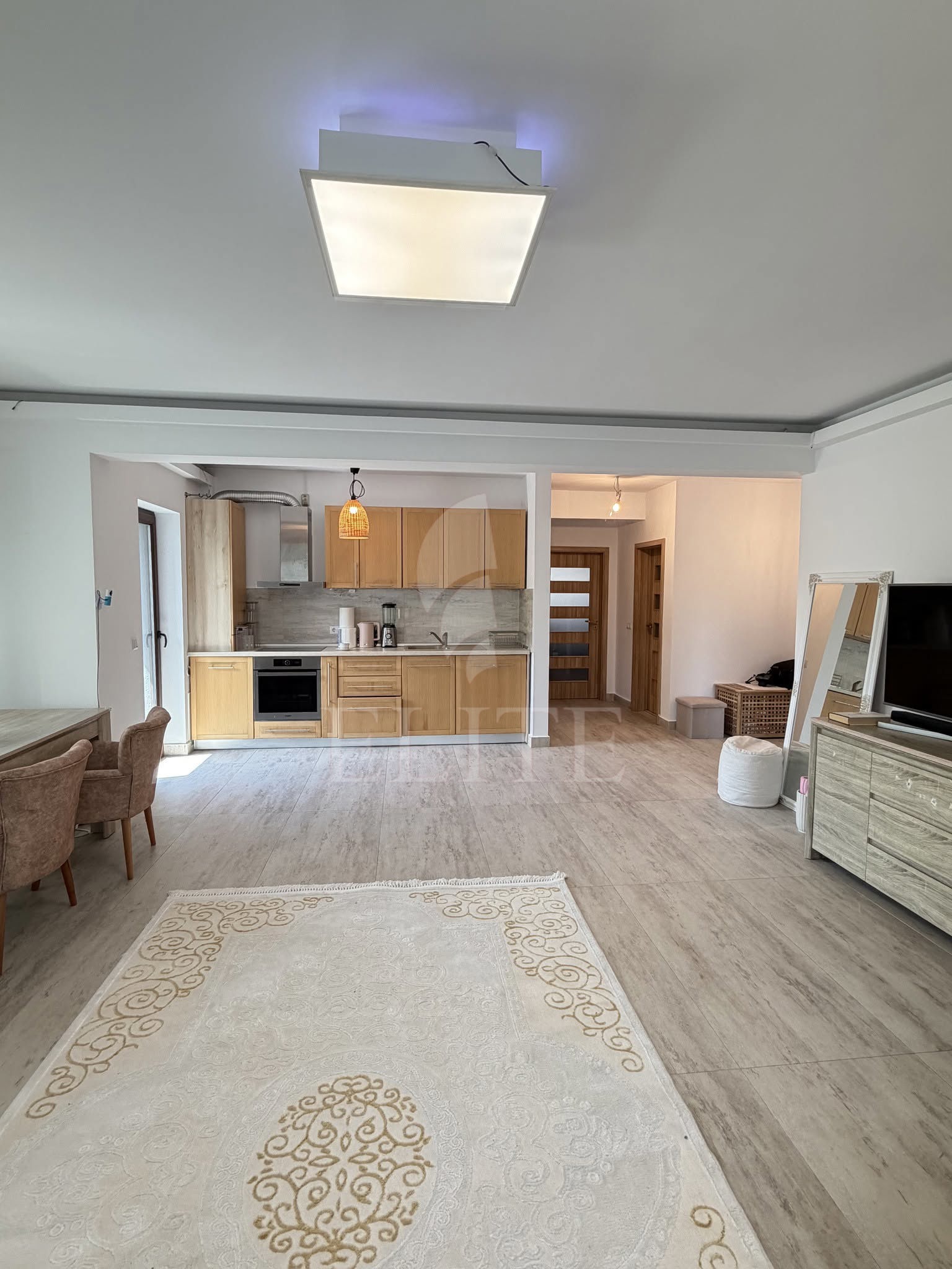 Apartament 4 camere în zona EUROPA-1248771