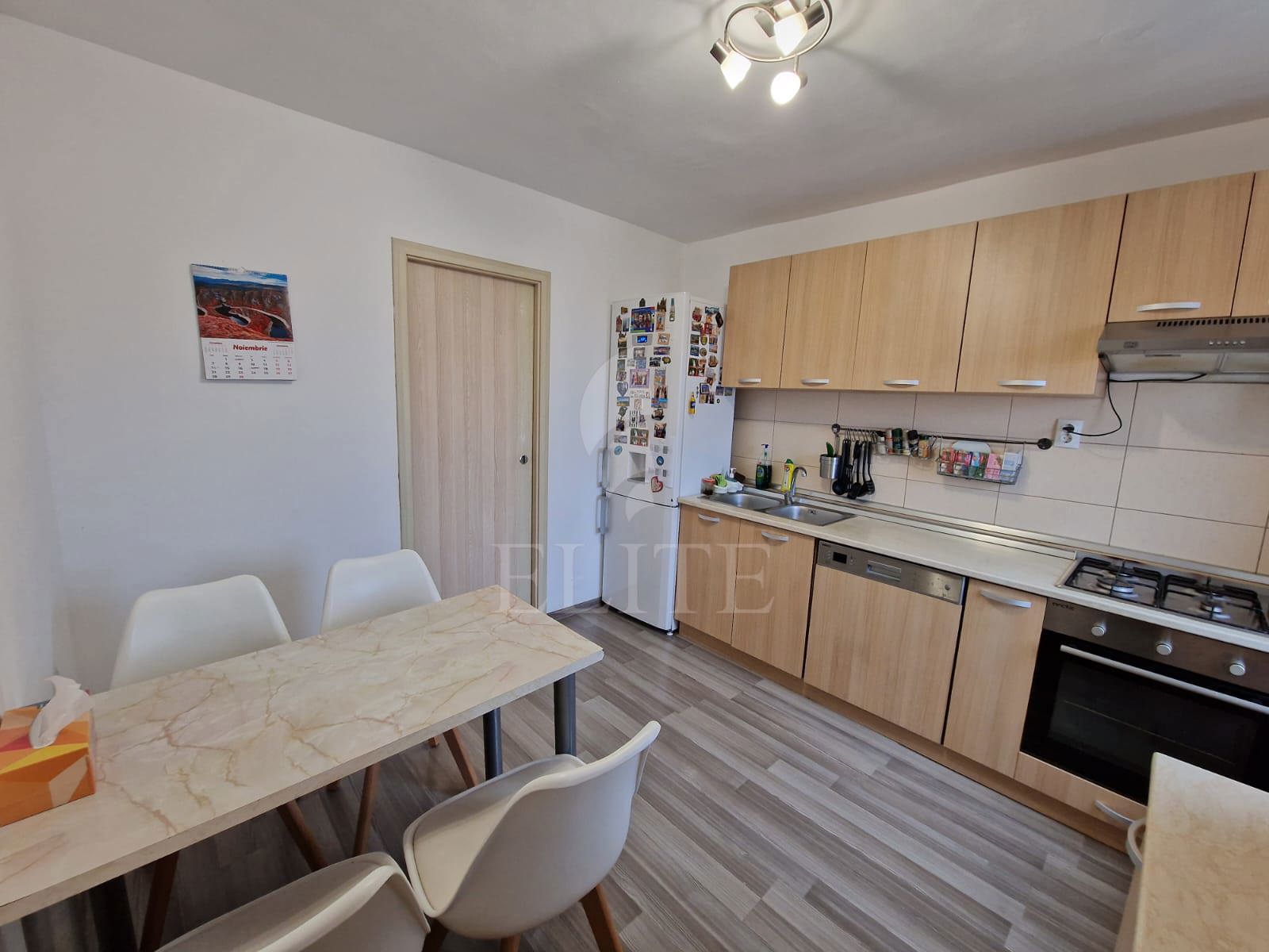 Apartament 3 camere în zona ZORILOR-1251342