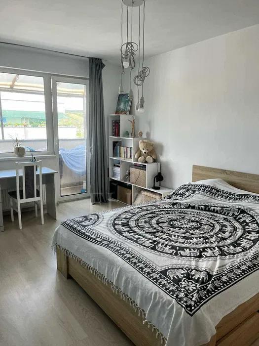 Apartament 3 camere în zona POD IRA-1251849