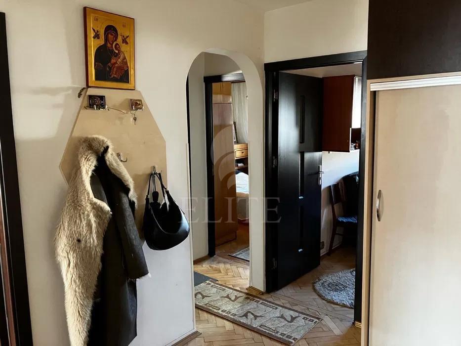 Apartament 3 camere în zona ION MESTER-1253415