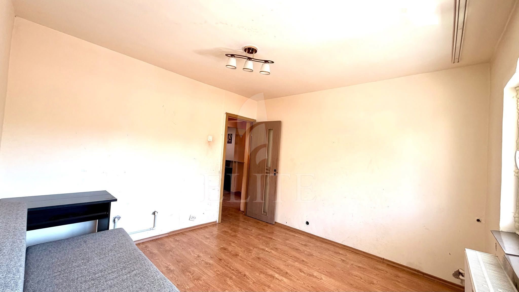 Apartament 3 camere în zona STRAZII AUREL VLAICU-1261497