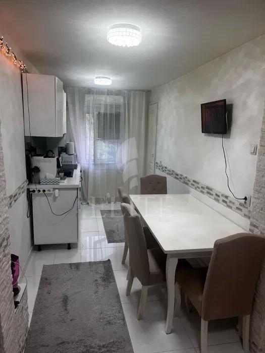 Apartament 3 camere în zona Gruia-1263353