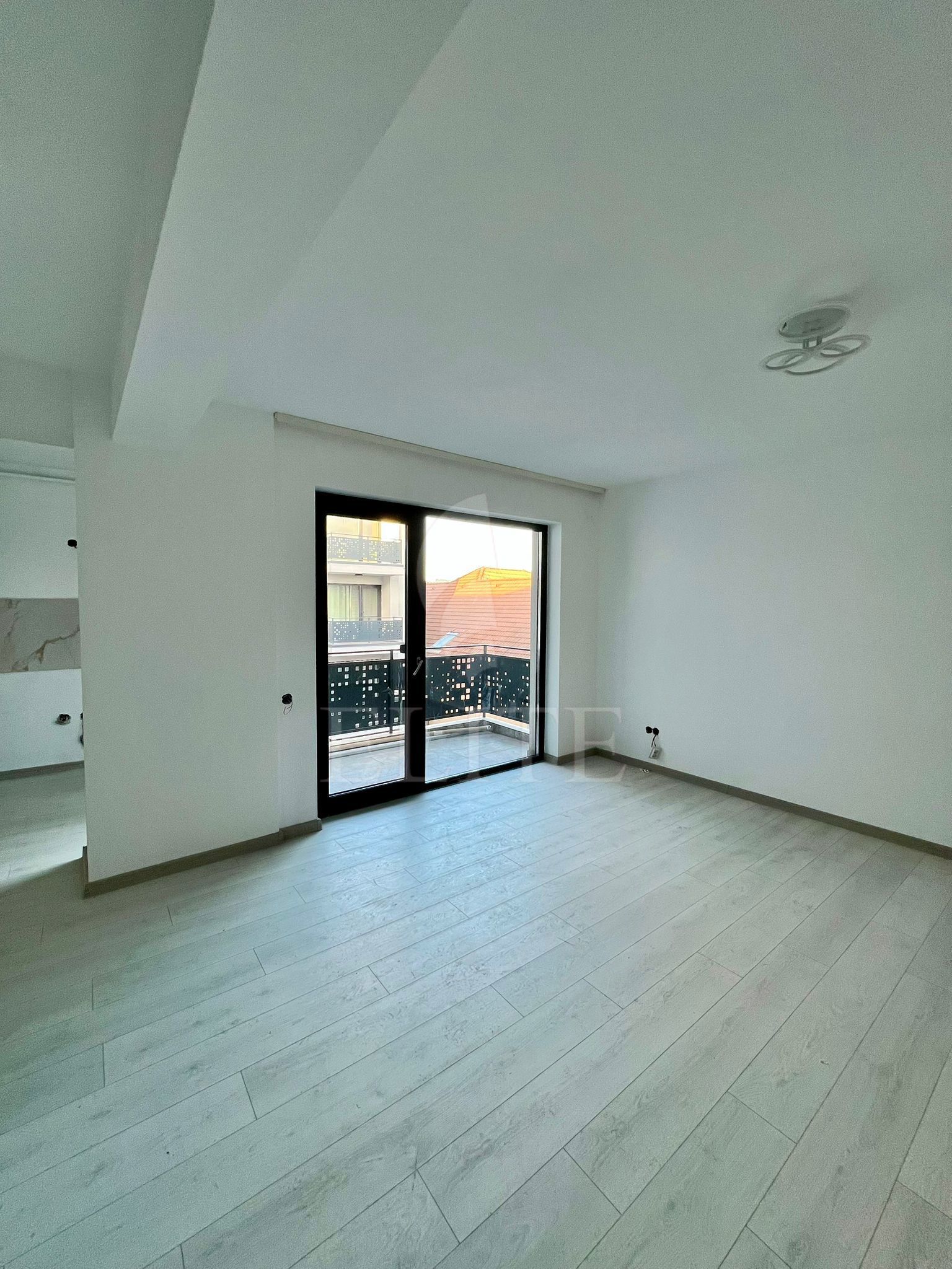Apartament 3 camere în zona TRAIAN VUIA-1266765