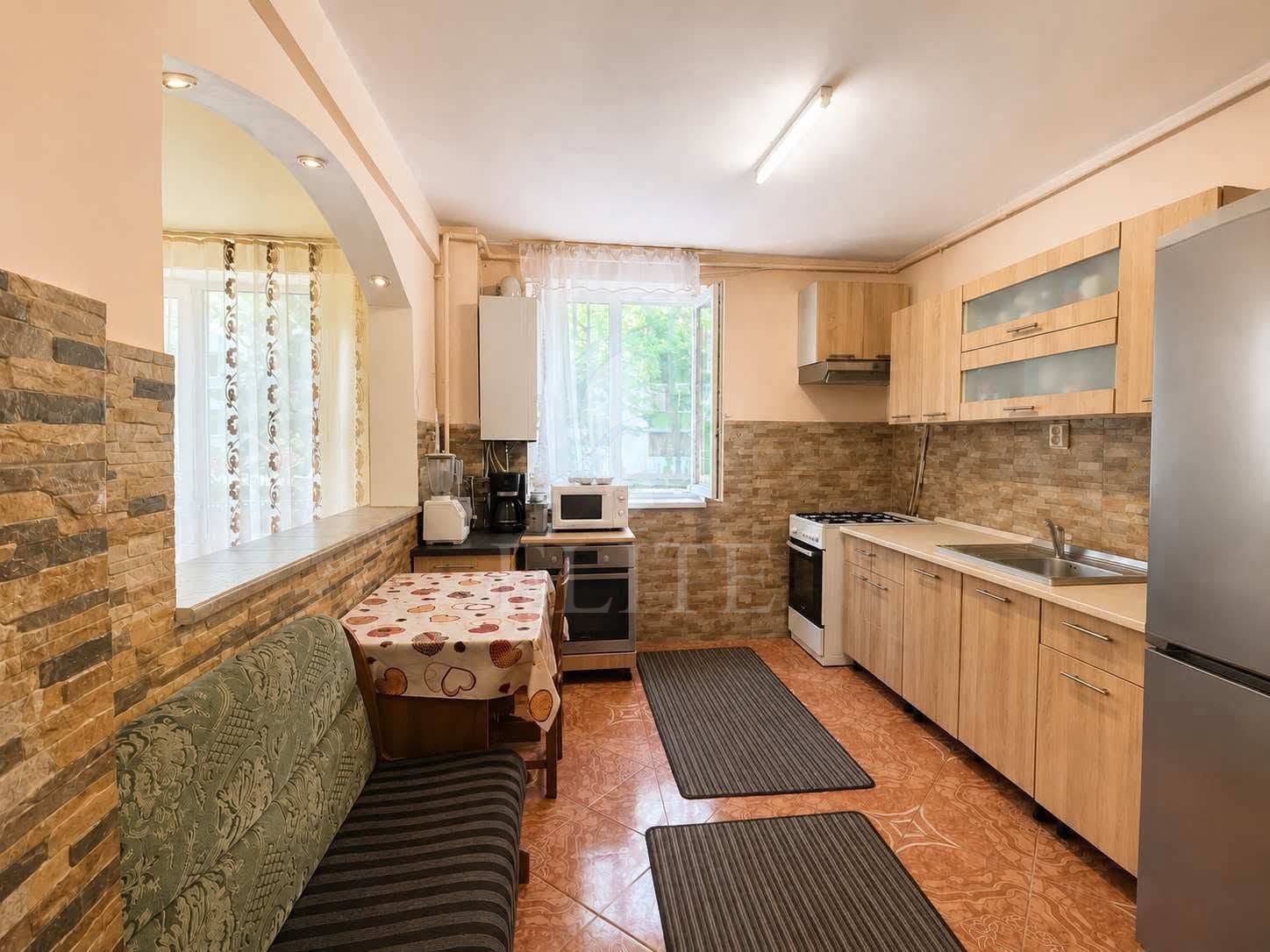 Apartament 3 camere în zona HERMES-1267150