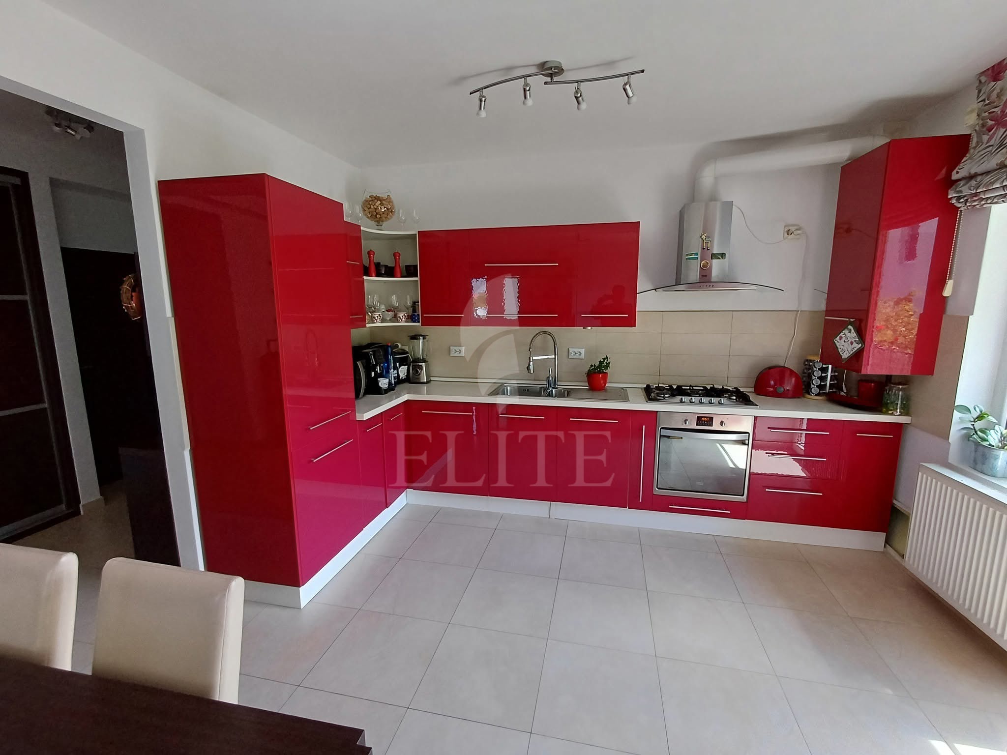 Apartament 3 camere în zona CAMPULUI-1270938