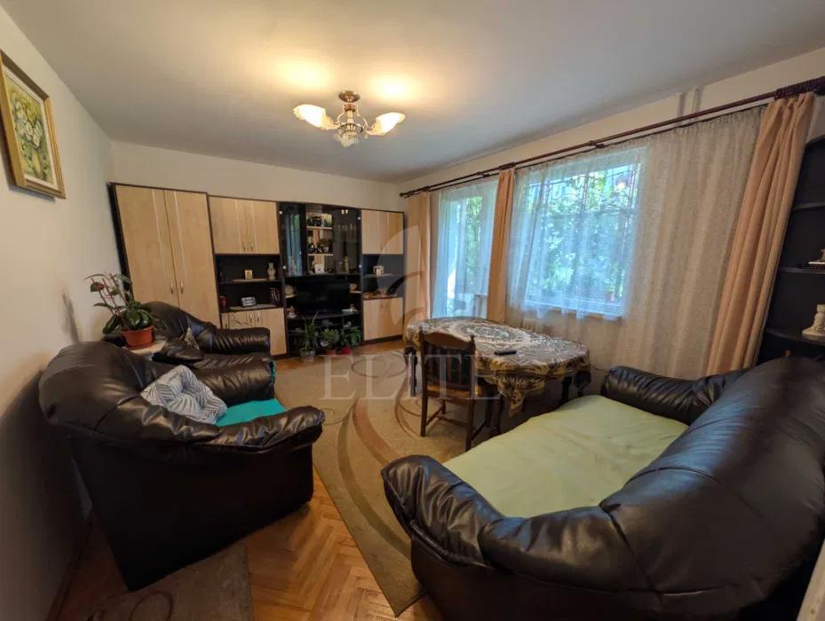 Apartament 4 camere în zona PARANG-1270991