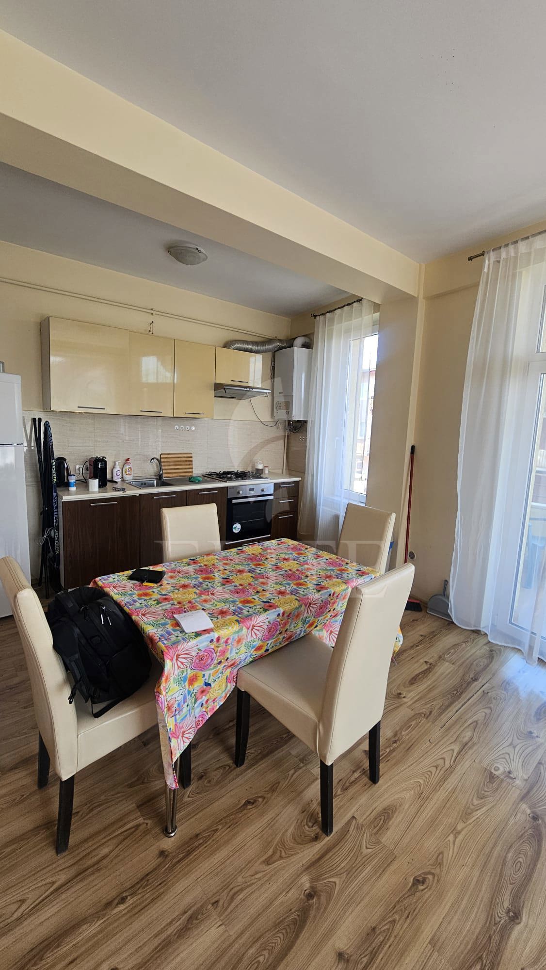 Apartament 4 camere în zona str. Padurii-1271819