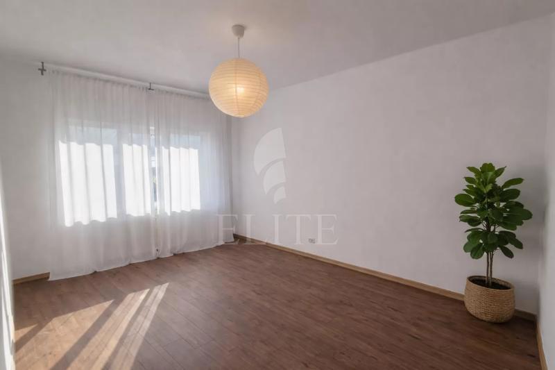 Apartament 3 camere în zona SEMICENTRALA-1272258
