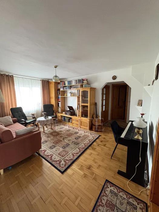 Apartament 4 camere în zona P-TA FLORA-1275261