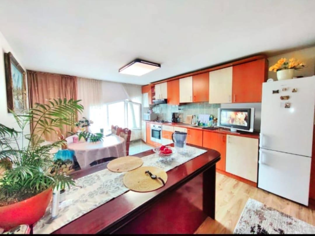 Apartament 3 camere în zona PLOPILOR-1276370