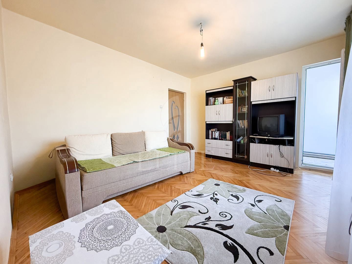 Apartament 2 camere în zona COMPLEX SIRENA-1276717