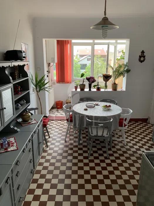 Apartament 3 camere în zona STRAZII HOREA-1280148