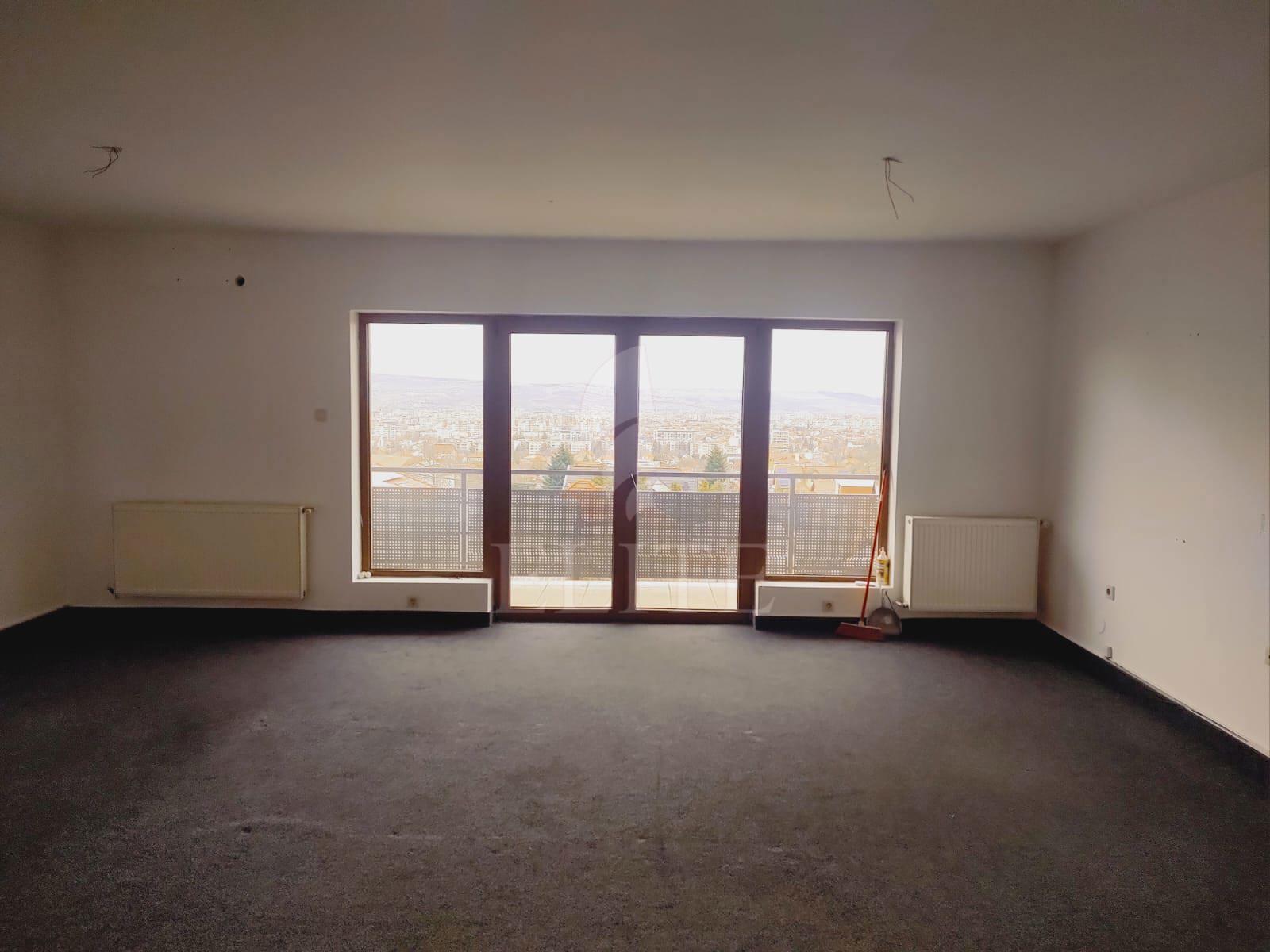 Apartament 4 camere în zona Andrei Muresanu-1282394